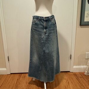 LEVI’S  Women's Jean Maxi Skirt size L Raw Hem waist 34 length 36
